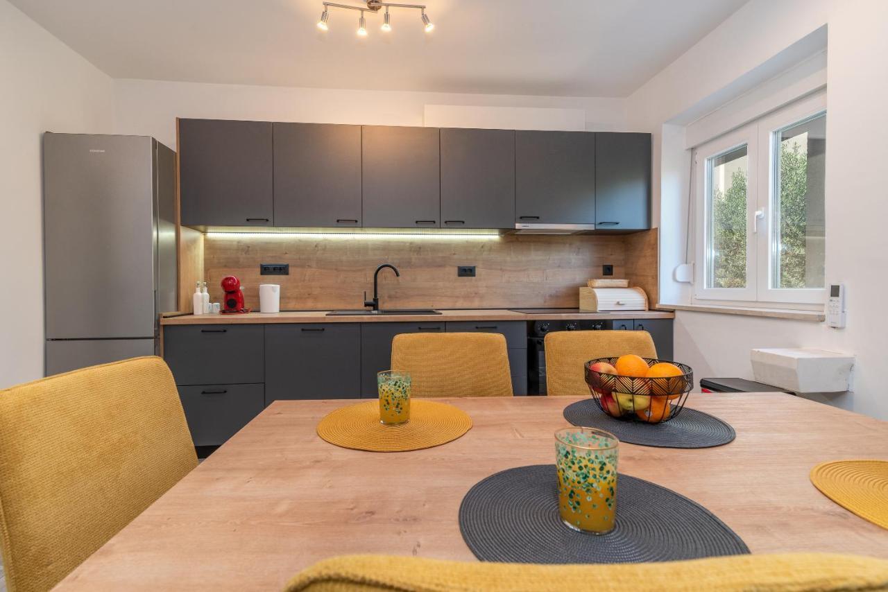 Apartman Galeb Trogir Eksteriør billede