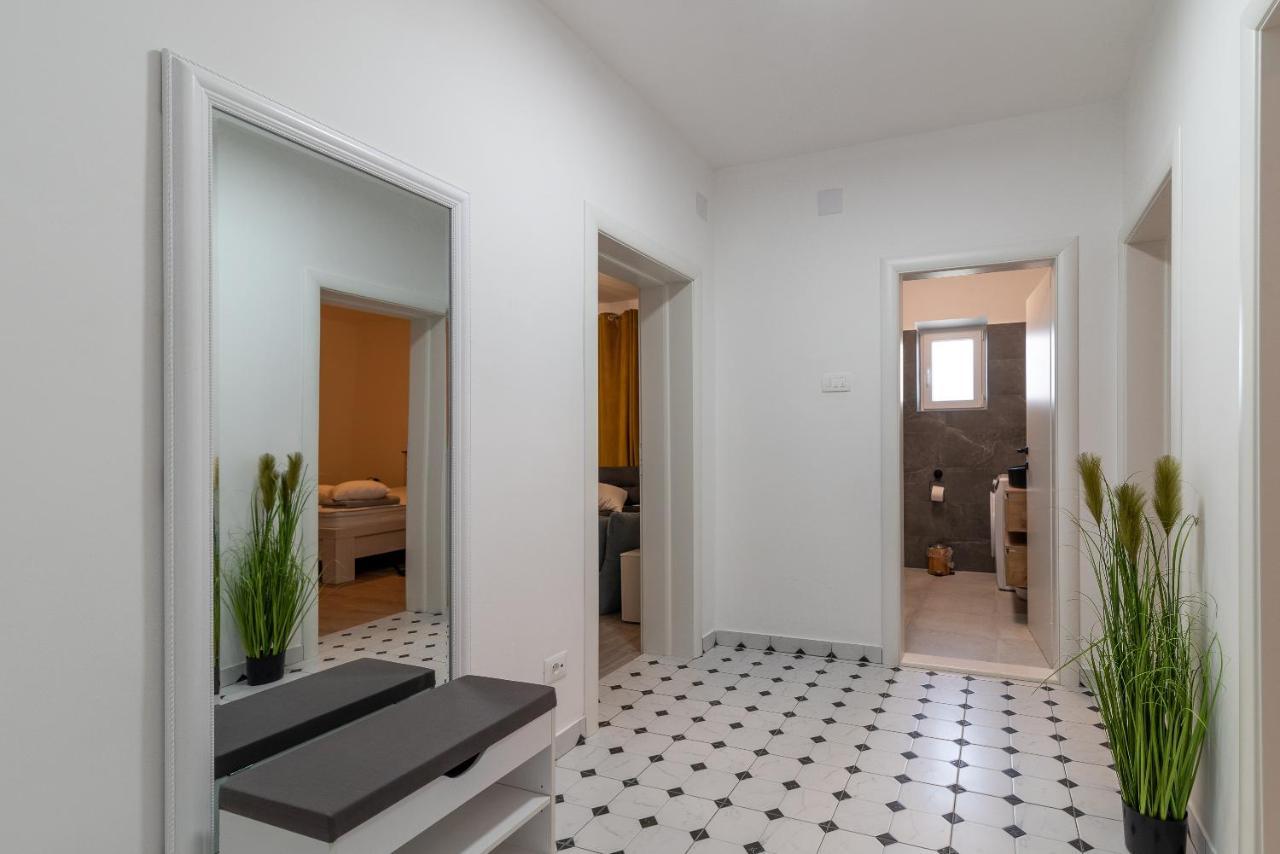 Apartman Galeb Trogir Eksteriør billede